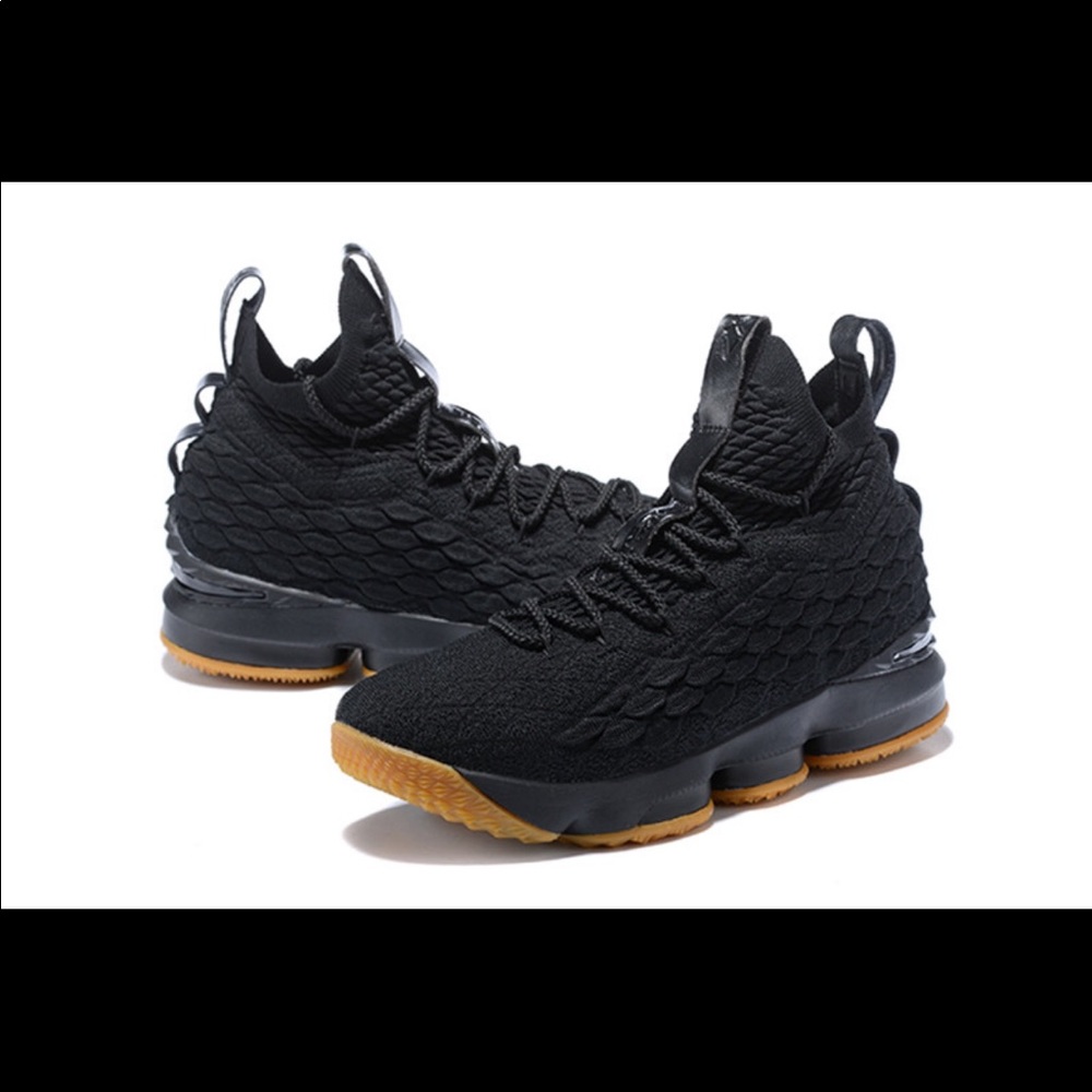 Nike Men’s Lebron 15 Basketball Shoes